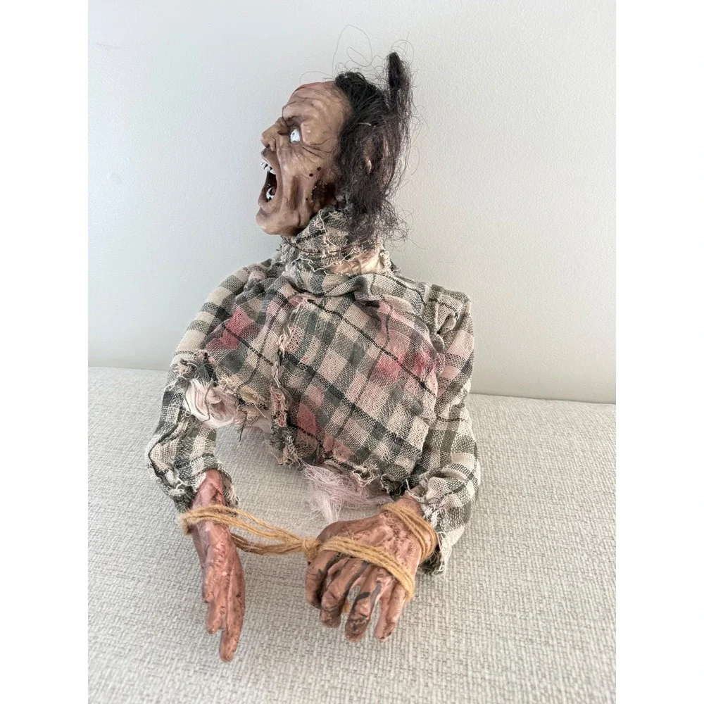 Zombie Torso Halloween Prop Severed Head Horror Haunted House Decor Screaming